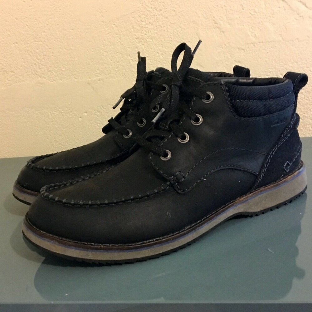 CLARKS Vossen Mid Chukka Boot Black 11